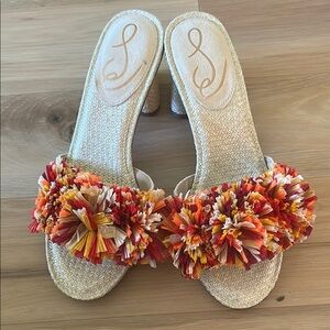 Stylish Women's Pom Pom Sandals